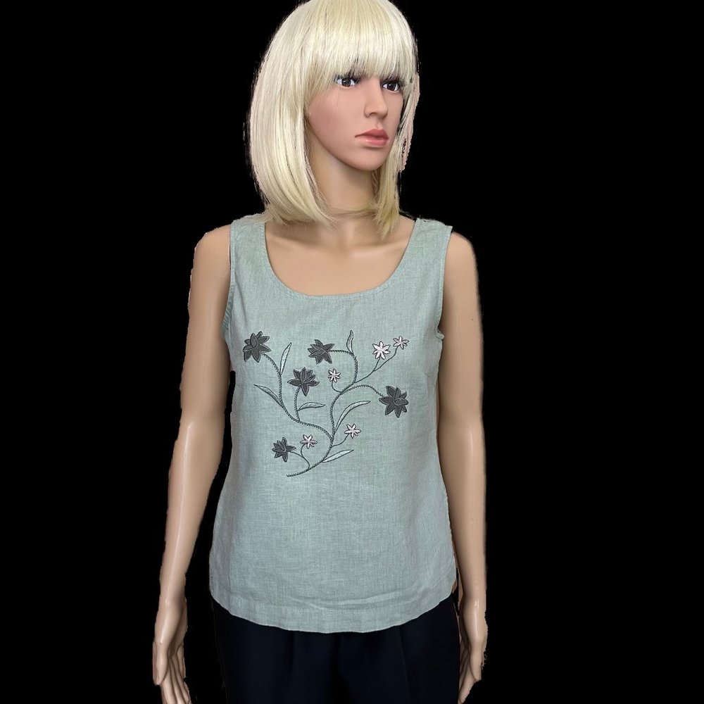 Women White Stag Linen Top, sleeveless, embroidered in pale green - Size S - EUC